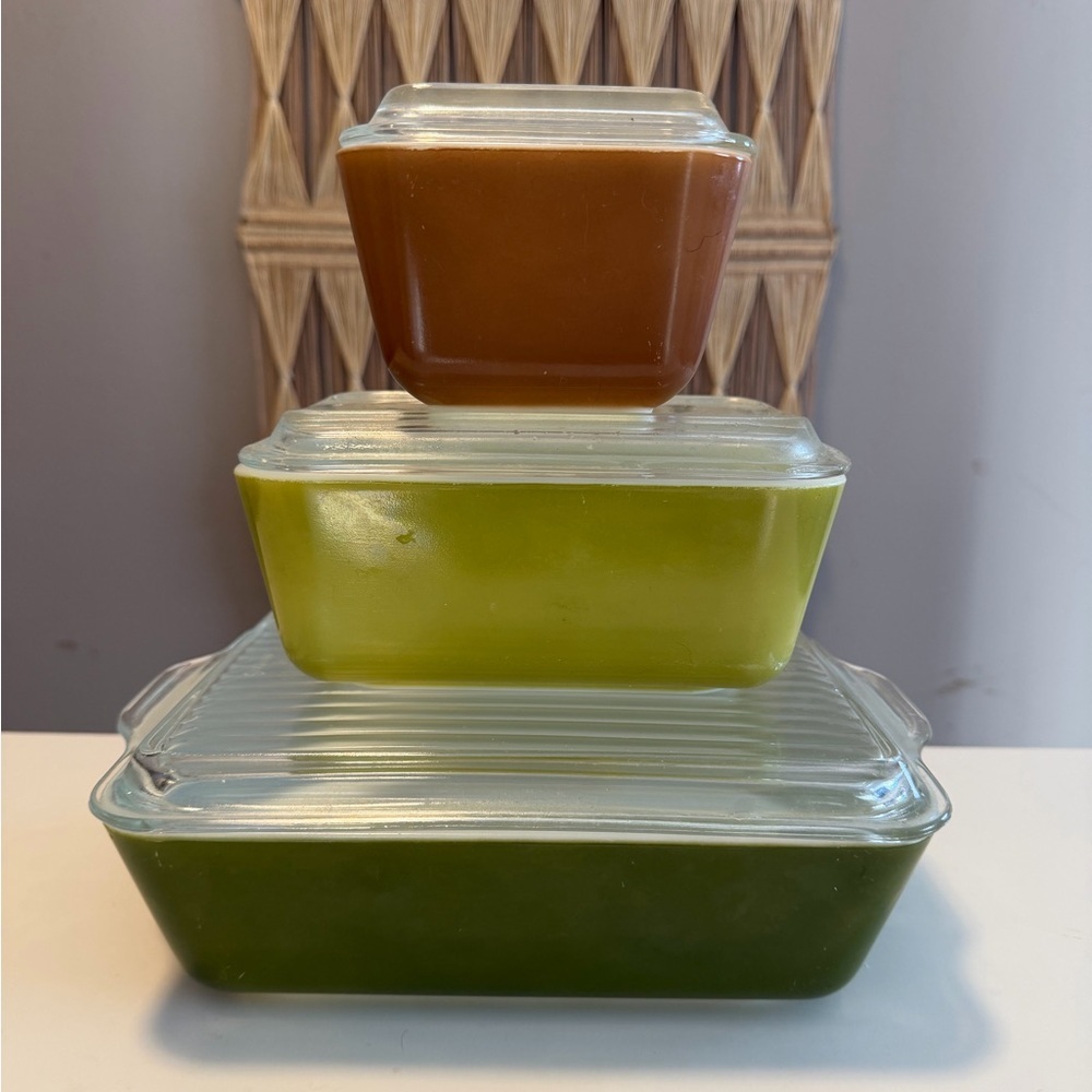 Vintage Pyrex Fridgies MCM vibes avocado produced 1967 verde